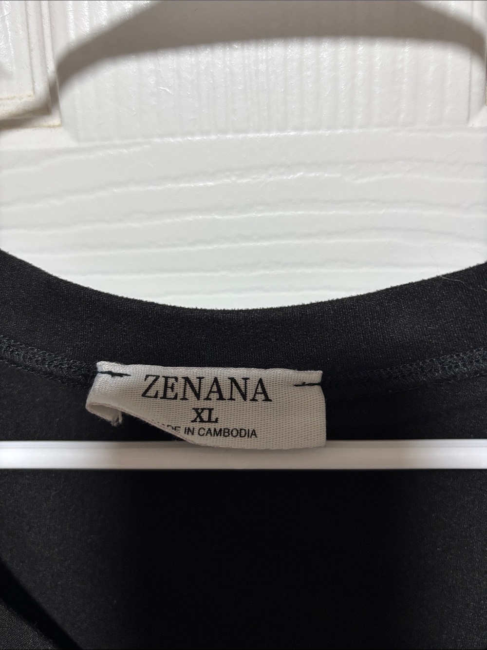 Zenana Outfitters Black V-Neck Long Sleeve Tee - Picture 2 of 3